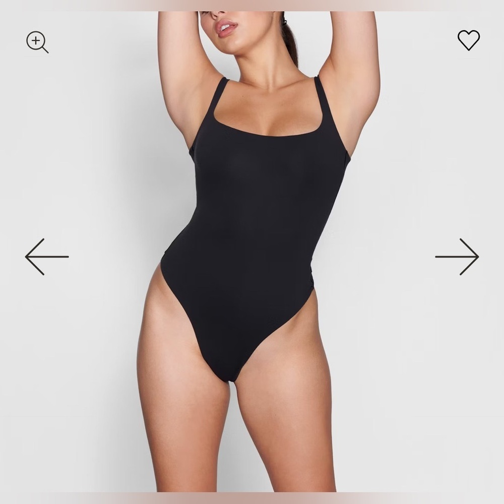 SKIMS Fits Everybody Square Neck Bodysuit size L